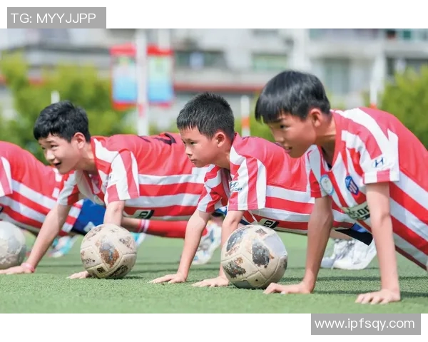 足球明星日常训练揭秘:提升技术与体能的秘密课程